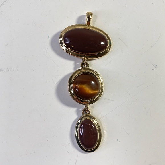 Vintage Jewelry - Vintage 80s/90s glass cabochon pendant gold tone drop cat’s eye